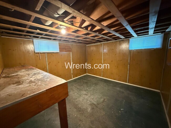 Building Photo - Charming South Hill Home with Flexible Living Space - Coming soon!
