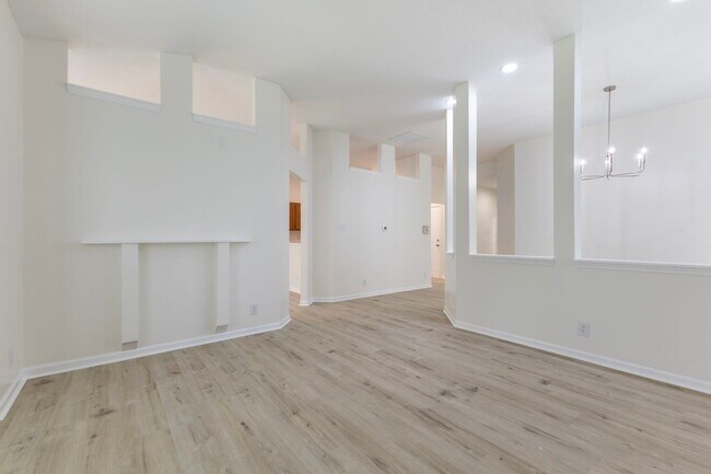 Building Photo - 3415 Waterloo Dr