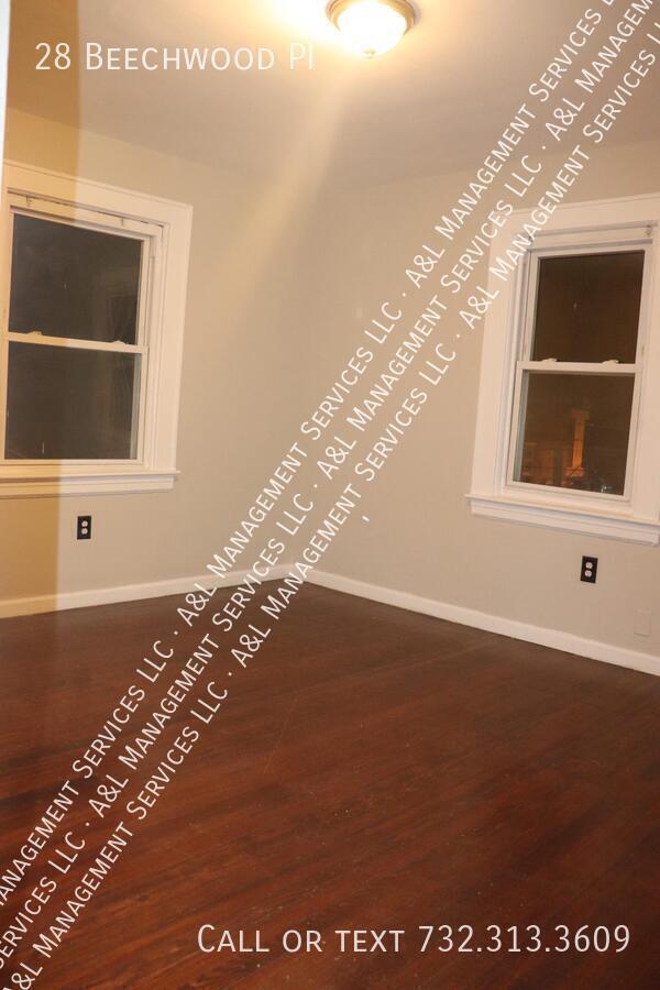 Building Photo - 28 Beechwood Pl