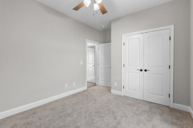 Building Photo - 814 Willowicke Dr