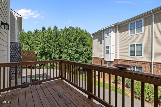 Building Photo - 6052 Kentworth Dr