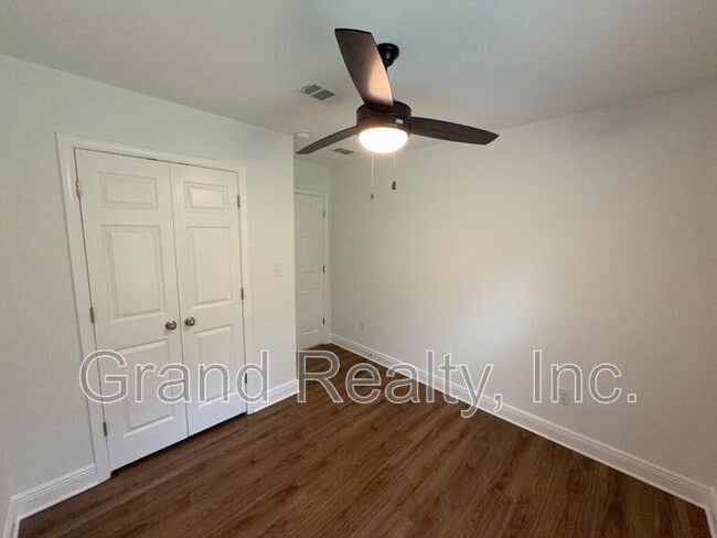 Building Photo - 5098 Bruner St