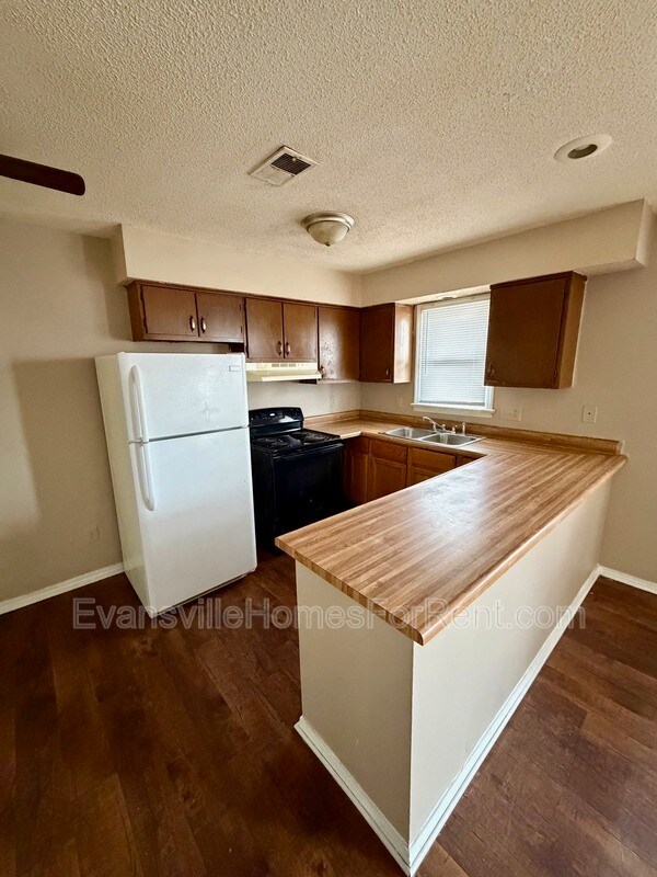 Building Photo - 1012 Mary St