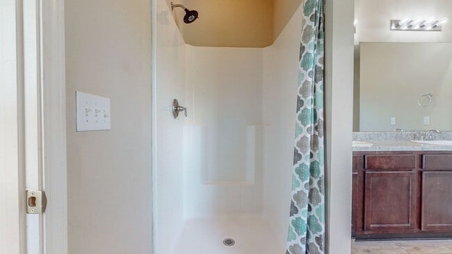 Building Photo - We are offering a November move-in special...