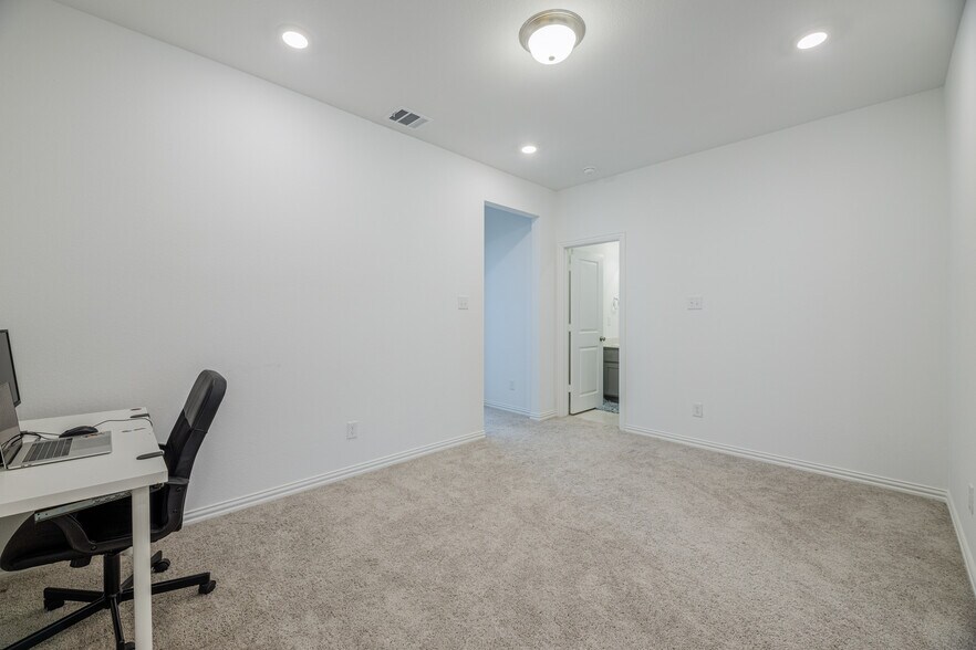 Study area - 9916 Hennings St