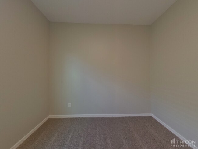 Building Photo - 617 del Pilar Dr