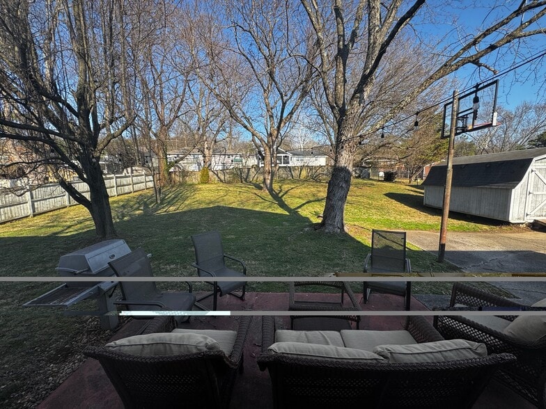 Backyard patio - 5128 Brucewood Dr