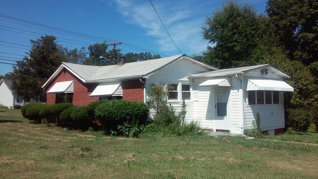 Building Photo - Brick House in Davidson County