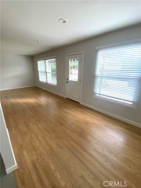 Building Photo - 656 N Vallejo Way