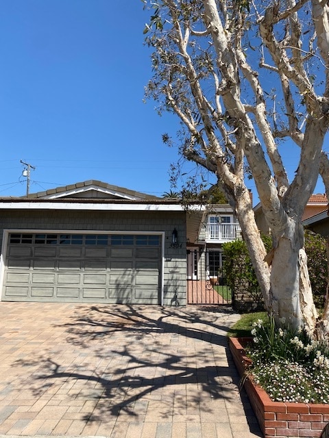 Building Photo - 3504 N Poinsettia Ave