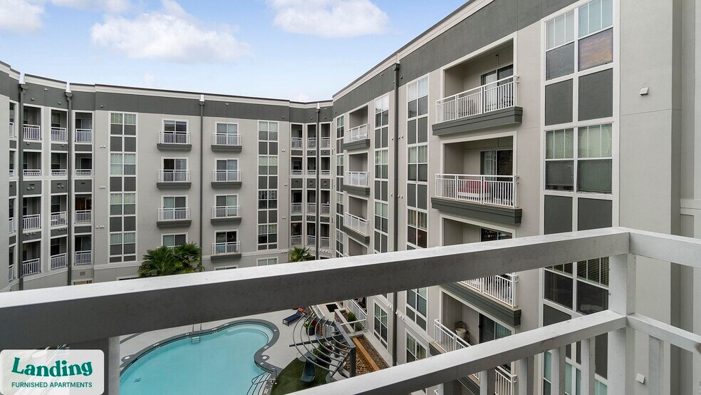 Building Photo - 900 E Six Forks Rd