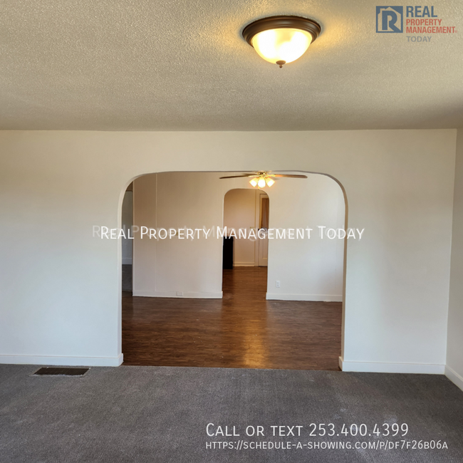 Building Photo - Large 2 bed and 1 bath unit!