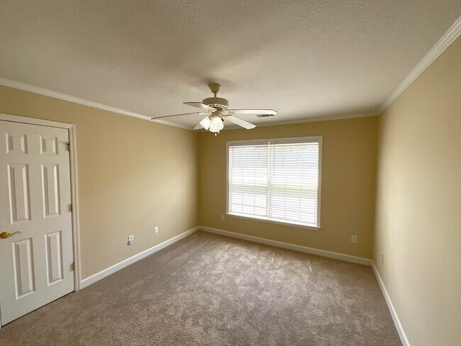 Building Photo - 4196 Aerie Cir