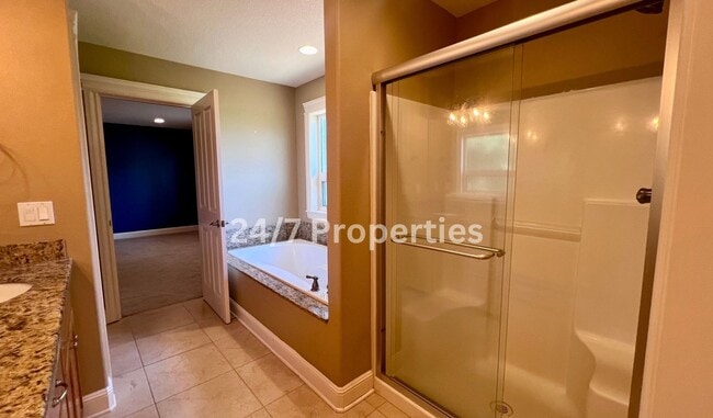 Building Photo - Large 4BD I 2.5BA Home - West Linn!