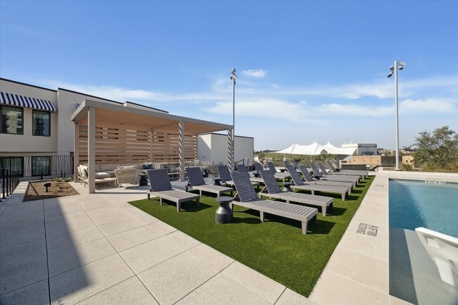 Building Photo - 1 Riva Row