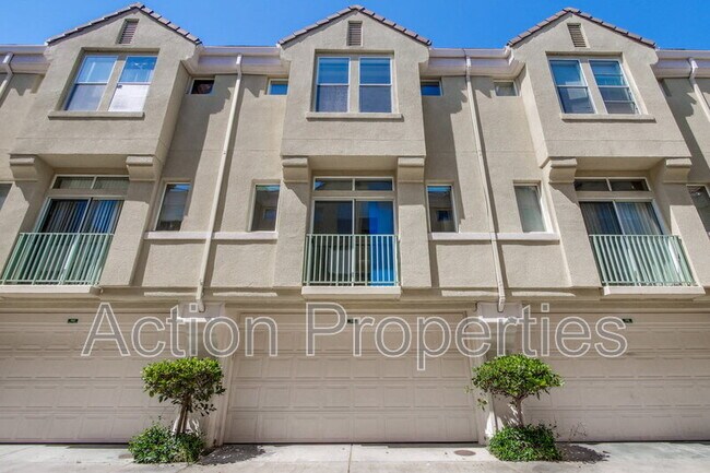 Building Photo - 158 Holly Ct