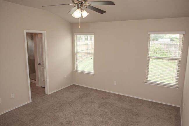 Building Photo - 5334 Cicero Dr