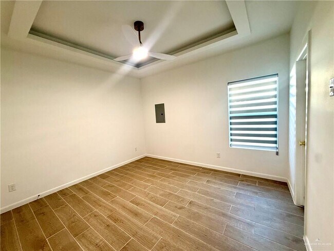 Building Photo - 2705 Brookside Bend St