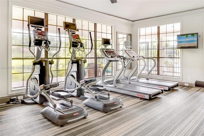 Building Photo - 6503 N Military Trl