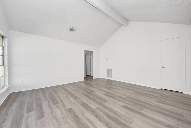 Building Photo - 23326 Prairie Bird Dr