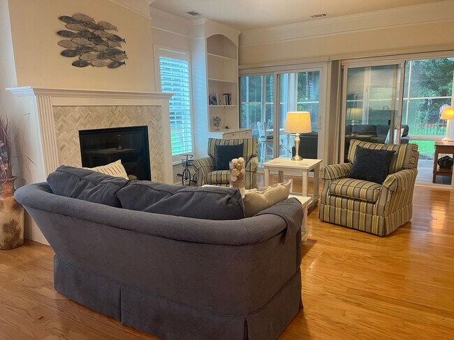 Building Photo - Lovely Furnished Home in The Haven