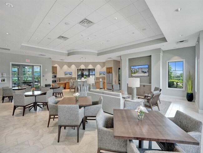 Building Photo - 4536 Silverwood Ln N