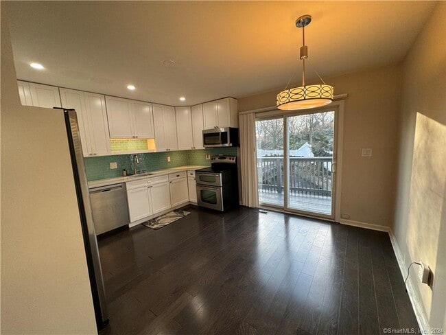 Building Photo - 41 Nash Pl