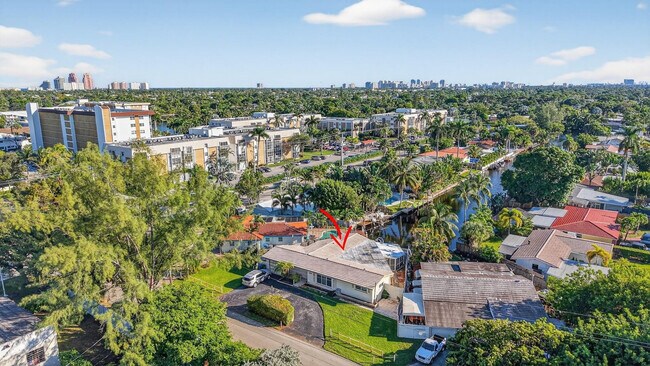 Building Photo - 1570 NE 30th Pl