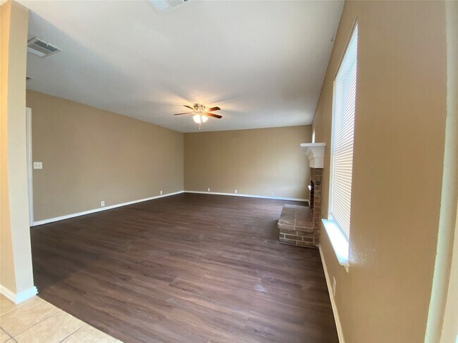 Building Photo - 1125 Greenbend Dr