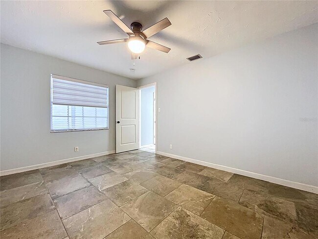 Building Photo - 1601 Riverhills Dr