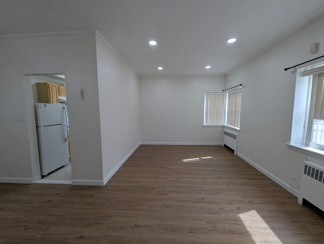 Building Photo - 21601 Hillside Ave