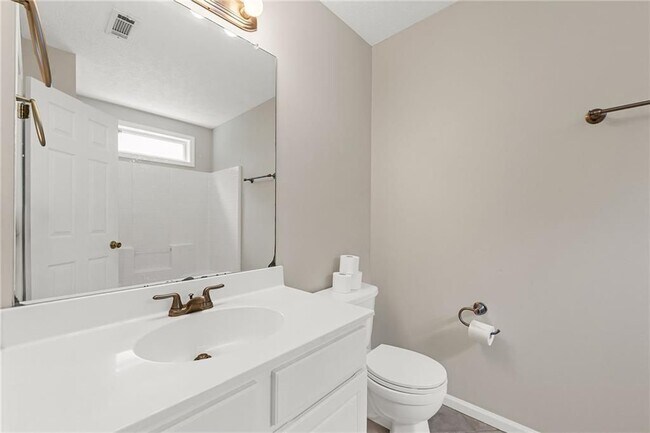Building Photo - 370 Manor Glen Dr