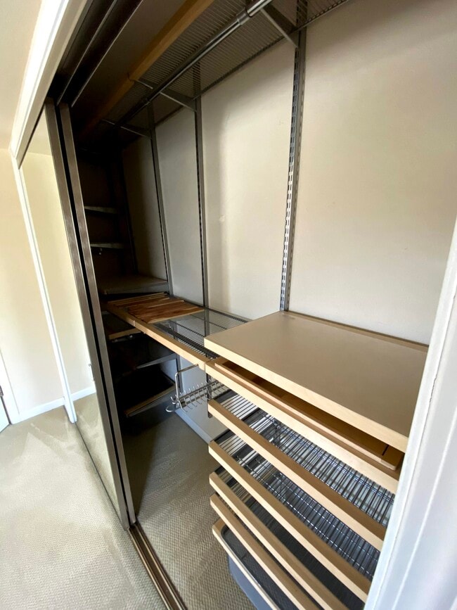 Building Photo - 624 Antioch Terrace