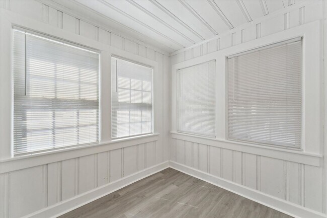 Building Photo - 2102 E 41st St