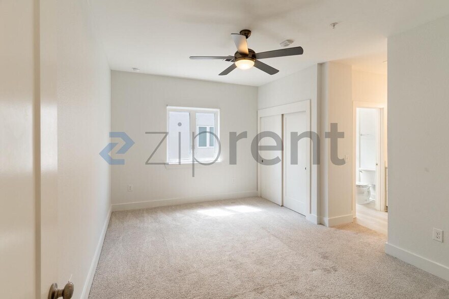Building Photo - Unit 4104