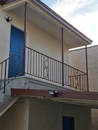 Building Photo - South Gate