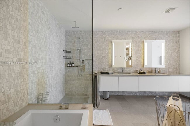 Building Photo - 88 SW 7th St