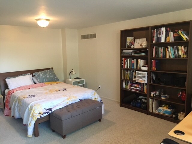 Building Photo - 525 Long Shore Dr