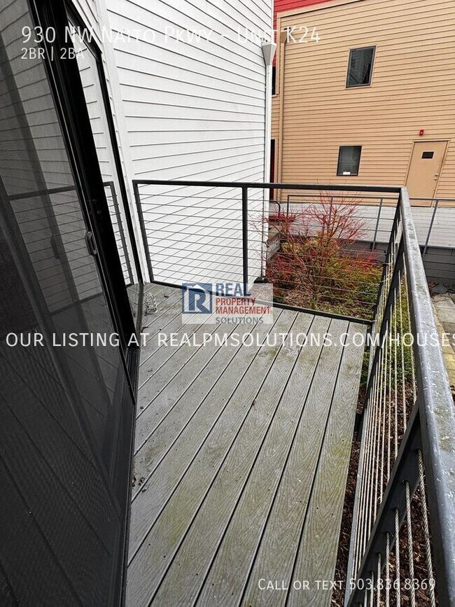 Building Photo - 930 NW Naito Pkwy