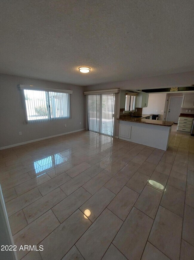 Building Photo - 13204 W Hyacinth Dr