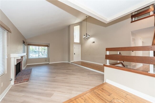 Building Photo - 6 Elderberry