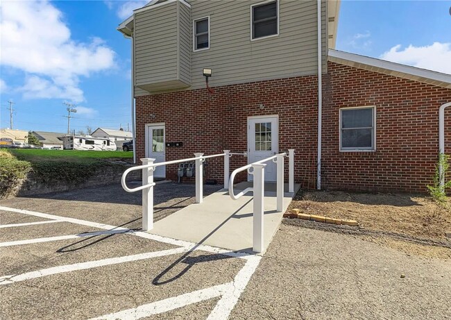 Building Photo - 801 Darlington Rd