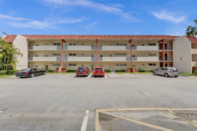 Primary Photo - 830 S Hollybrook Dr