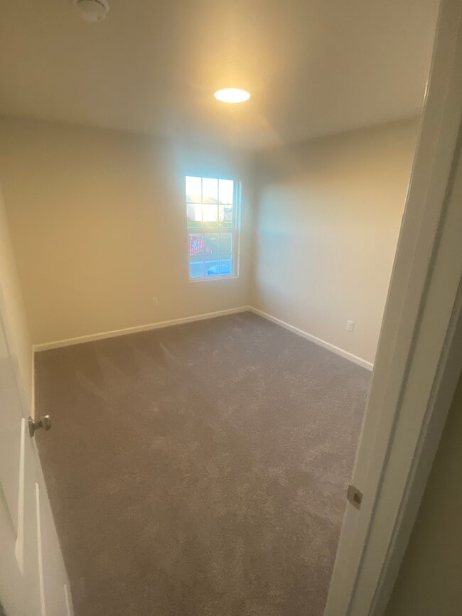 Building Photo - 3872 Riverstone Dr