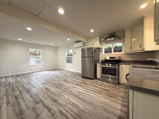 Building Photo - Exceptional Estate with Main Residence, Two ADUs & Office