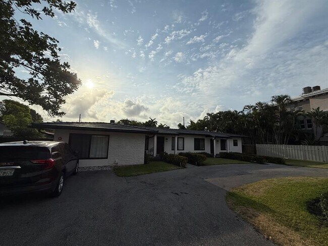 Primary Photo - 1416 NE 26th Ave
