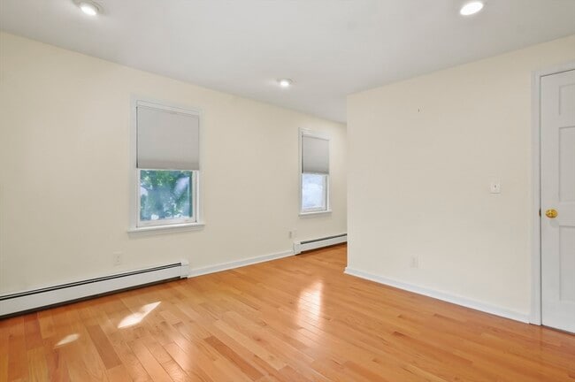 Building Photo - 12 Moulton St