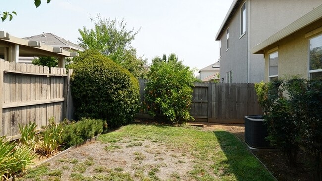Building Photo - Spacious 3 bedroom 2 bath home in Rancho Cordova!!