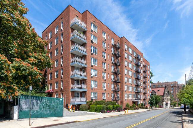 The Raymont - 2750 Johnson Ave Riverdale NY 10463 | Apartment Finder