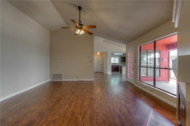 Building Photo - 612 Brookside Pass